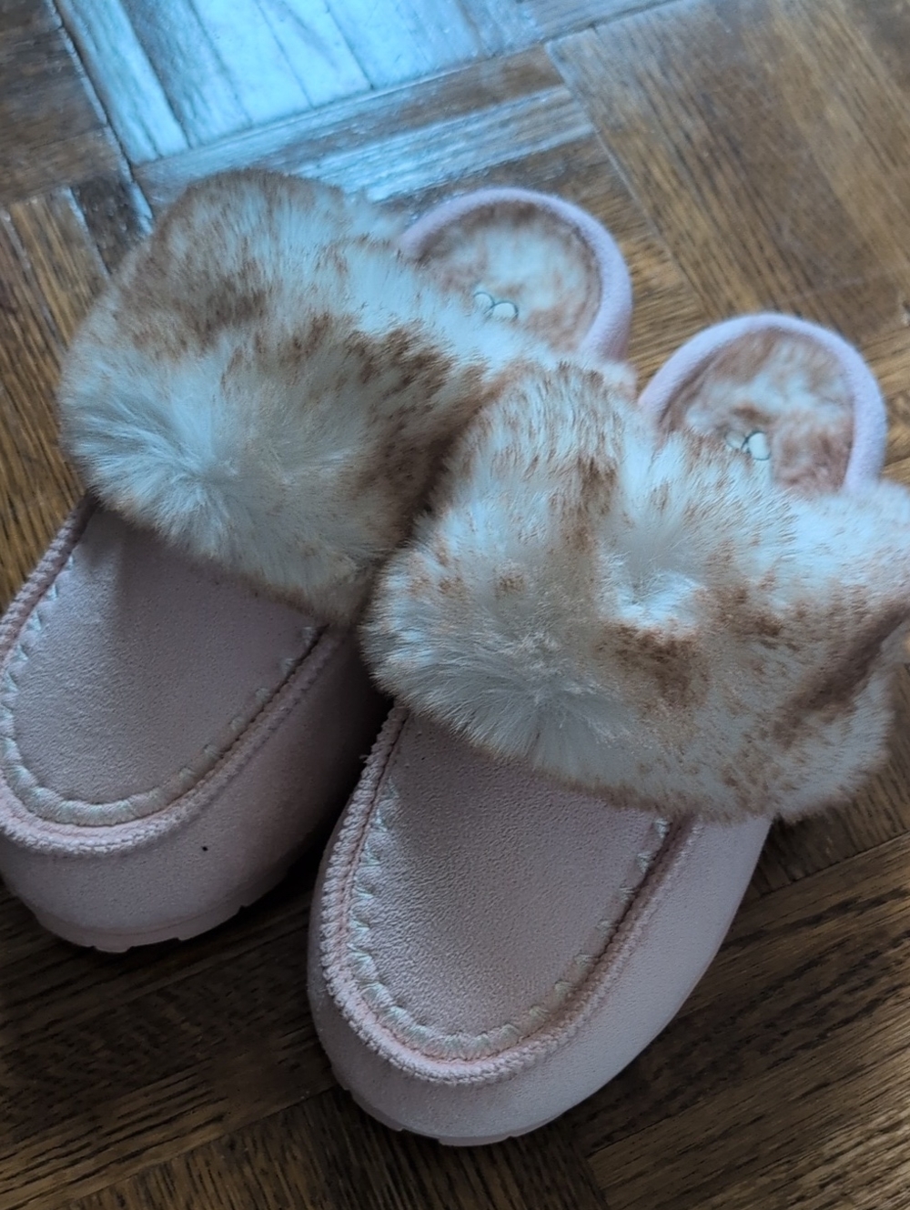 Jessica Simpson Pink Faux-Fur Slip-On Slippers with Beige Accents